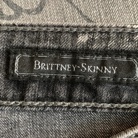 Brittney Skinny jeans by Guess. - Picture 4 of 11